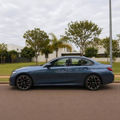 BMW 320i 2.0 16V TURBO FLEX M SPORT AUTOMÁTICO BMW 320i 2.0 16V TURBO FLEX M SPORT AUTOMÁTICO